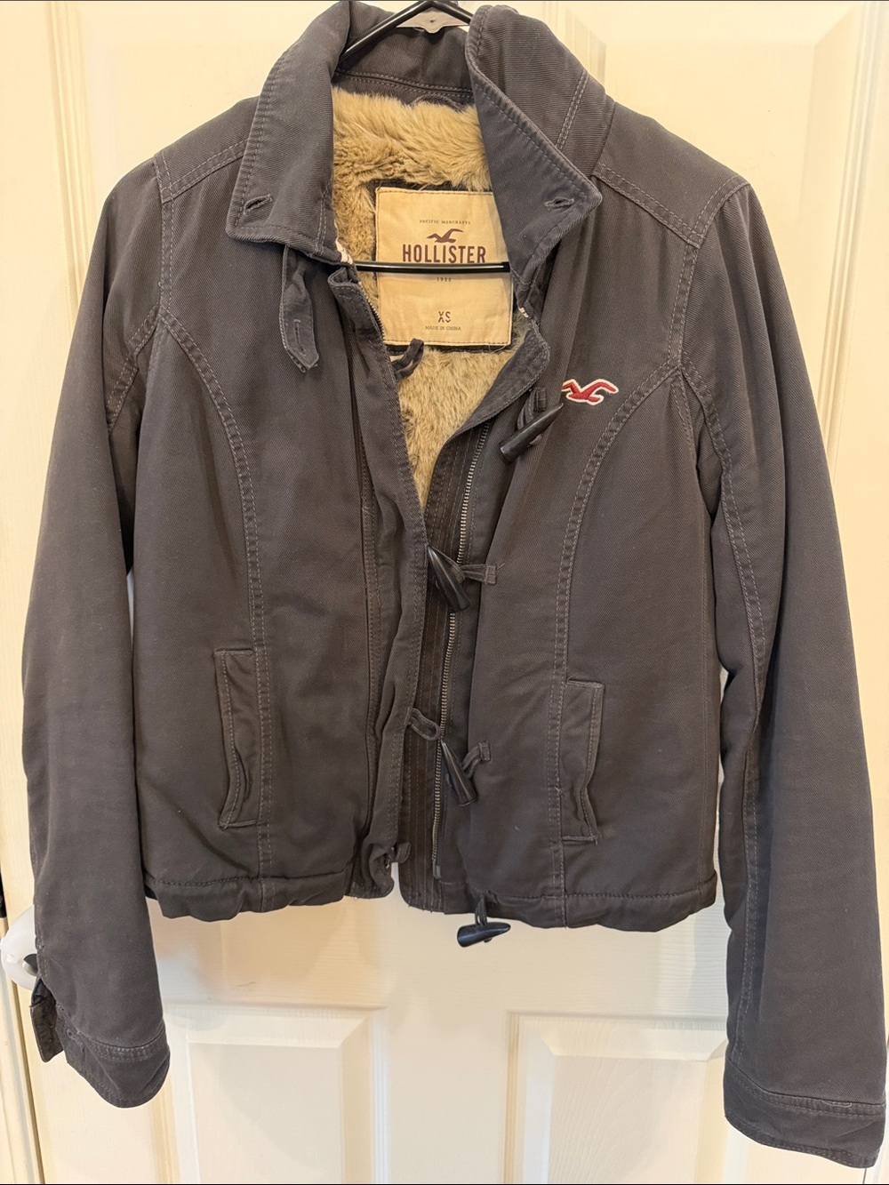 Hollister Women's Charcoal Jacket with Faux-Fur Lining Size XS
